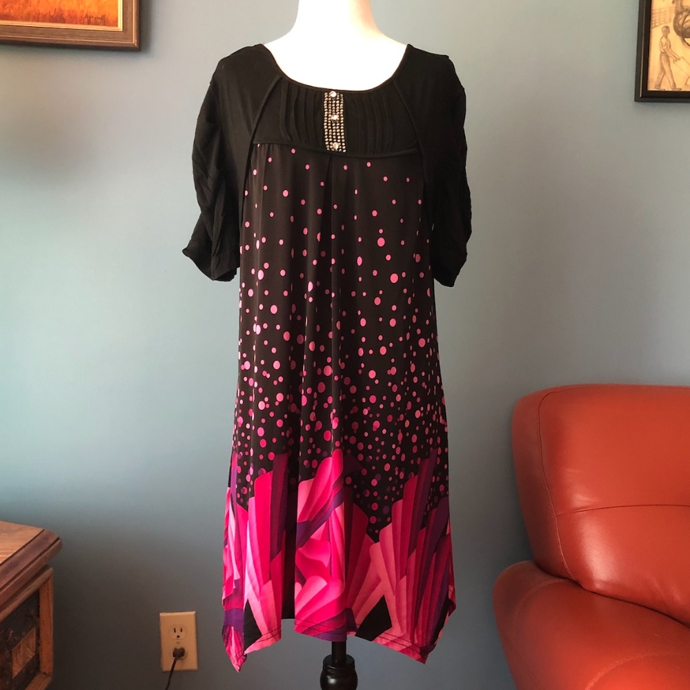Black & patterned pink tunic EUC
